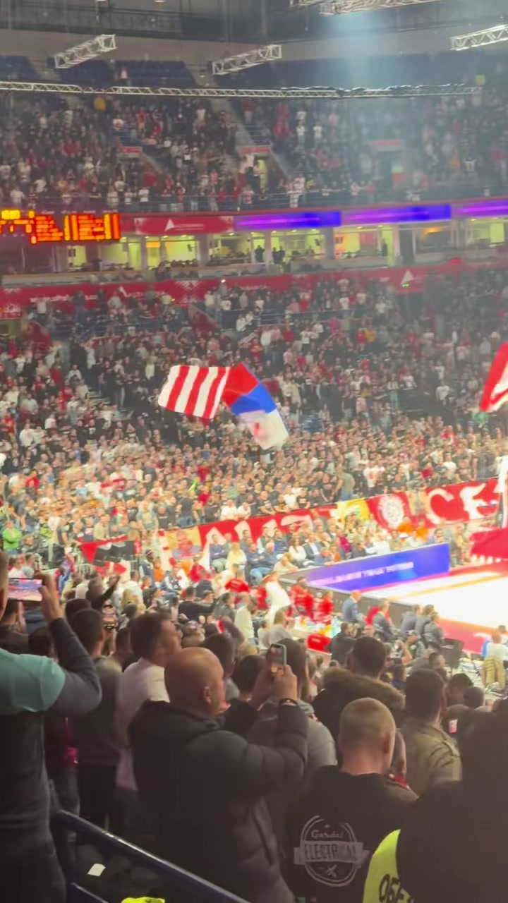 西熱力江曬塞爾維亞籃球氛圍，這炸裂程度該完爆NBA了吧？