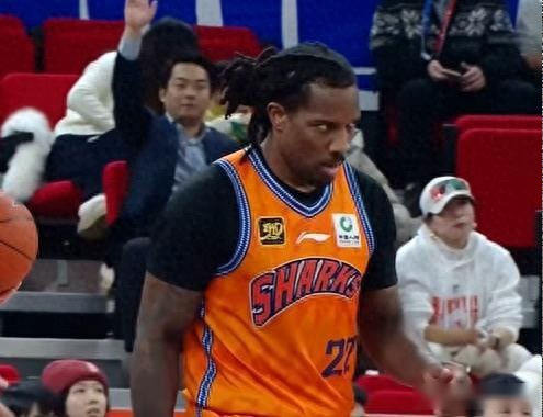 狂轟9連勝！上海隊(duì)繼續(xù)起飛，王哲林19+11，血布15次助攻，攔不住