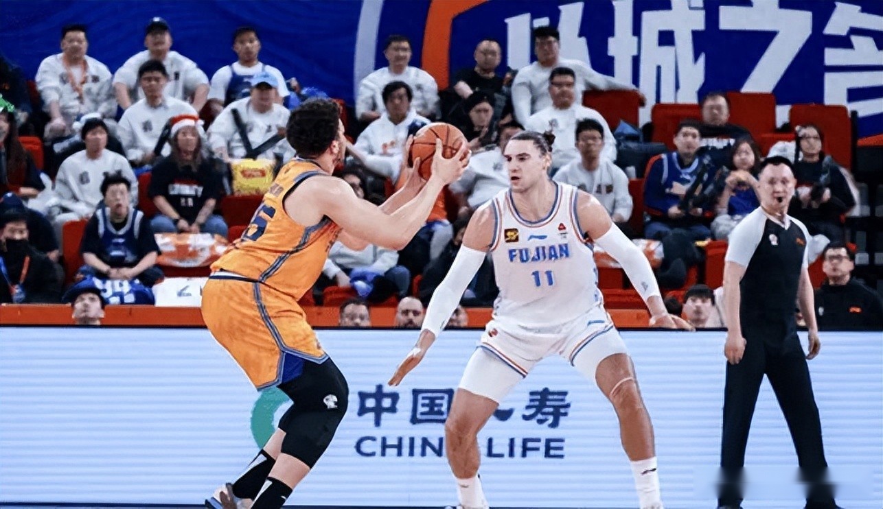 上海114-92大勝福建，賽后迎四個(gè)好消息，王哲林與2小將越來越好